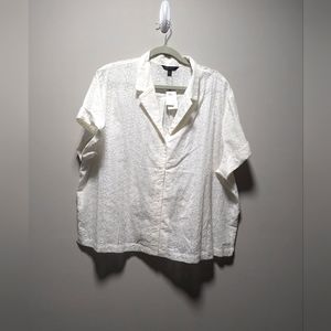 Banana Republic off-white cotton button up shirt